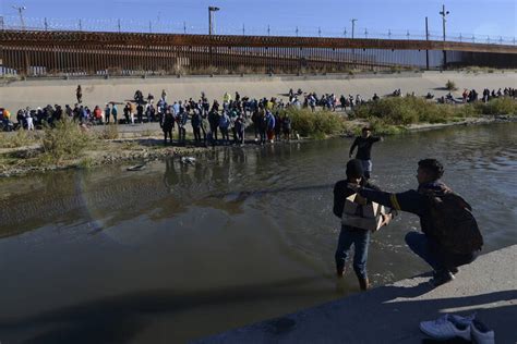 Republicans accuse Catholic Charities of breaking.